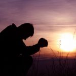 Manos en Oración e Intercesión